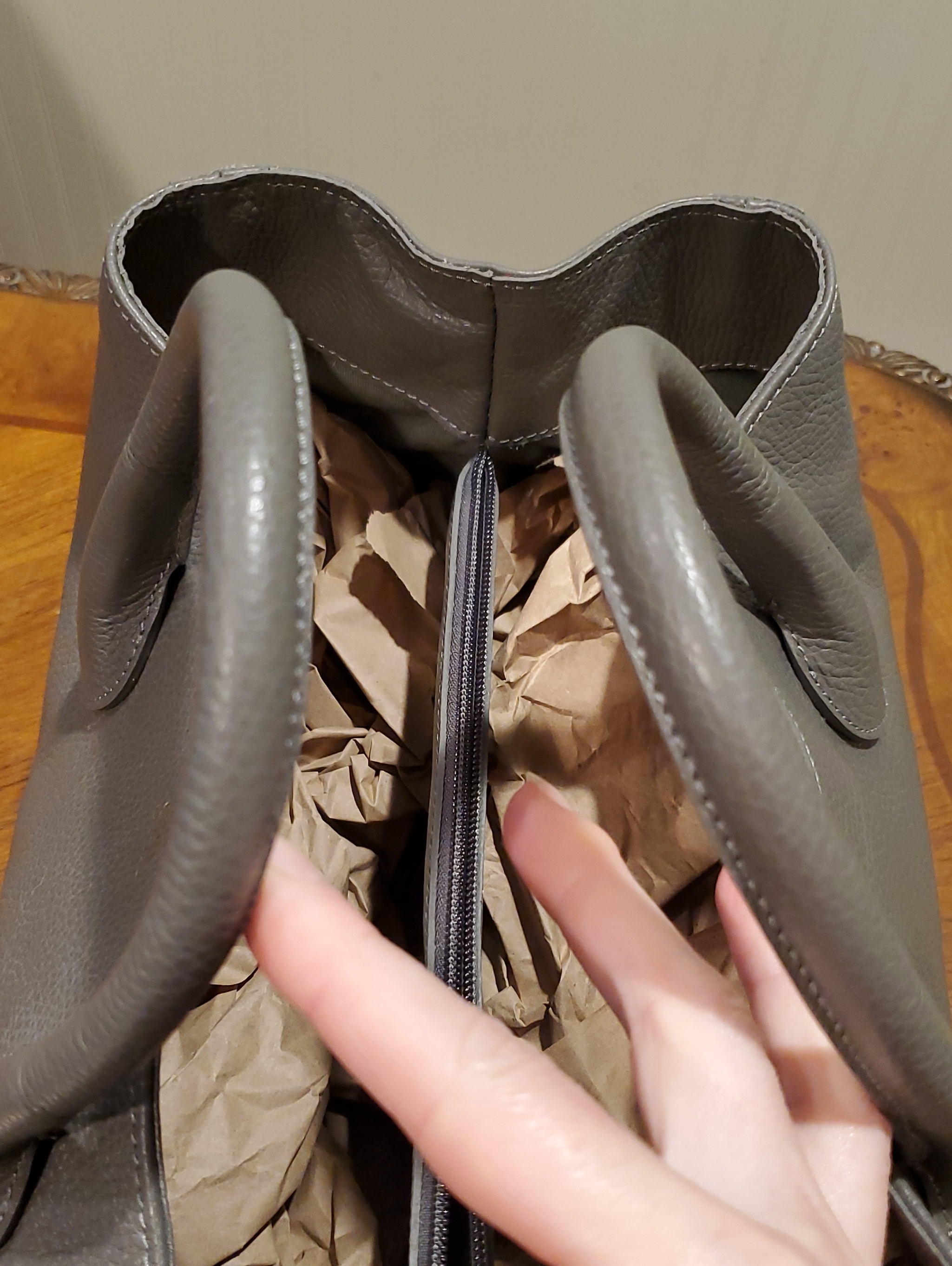 Like New Mark & Graham Elisabetta Slouch Bag — image 6 of 8